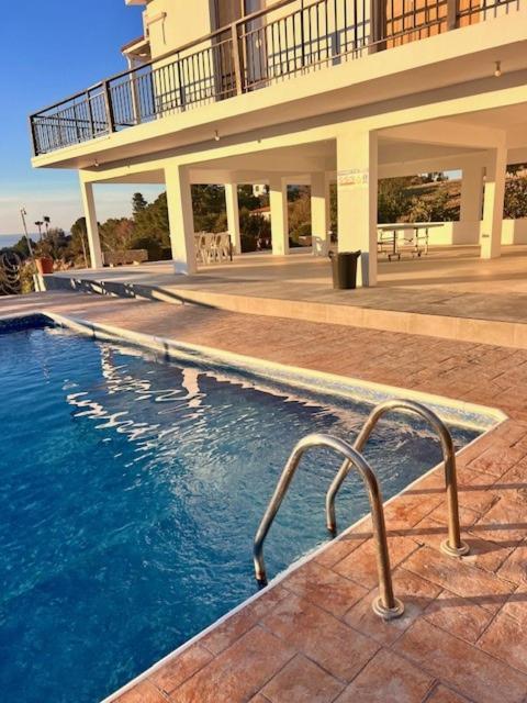 Serene Serenity Paphos 外观 照片