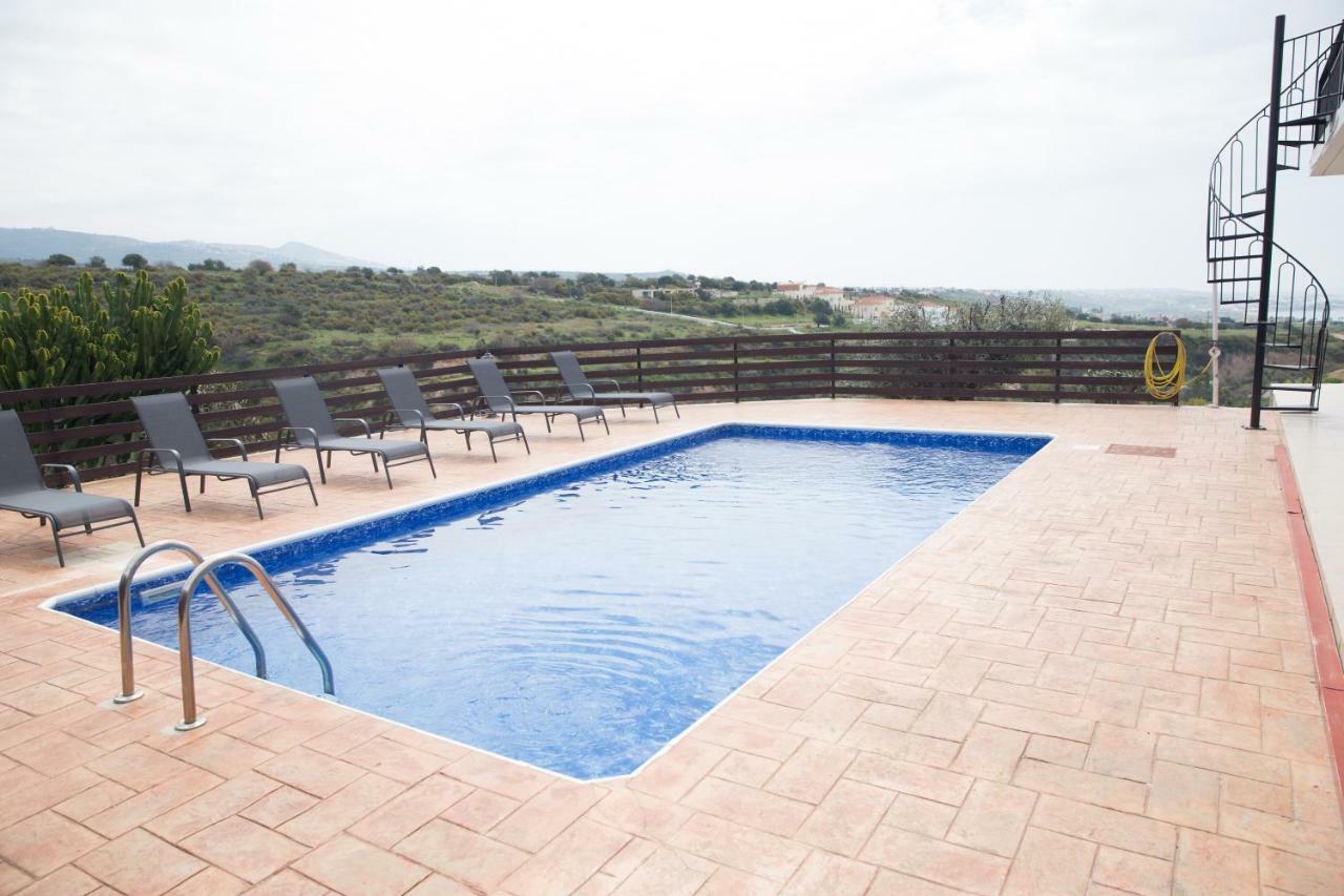 Serene Serenity Paphos 外观 照片